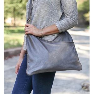 LILY & LOLA “Lisa” leather crossbody/shoulder bag